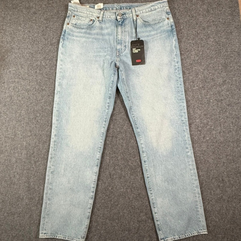 Levis Premium 541 Athletic Taper Mens Jeans Light Wash Blue 36x32 NWT Comfy Work